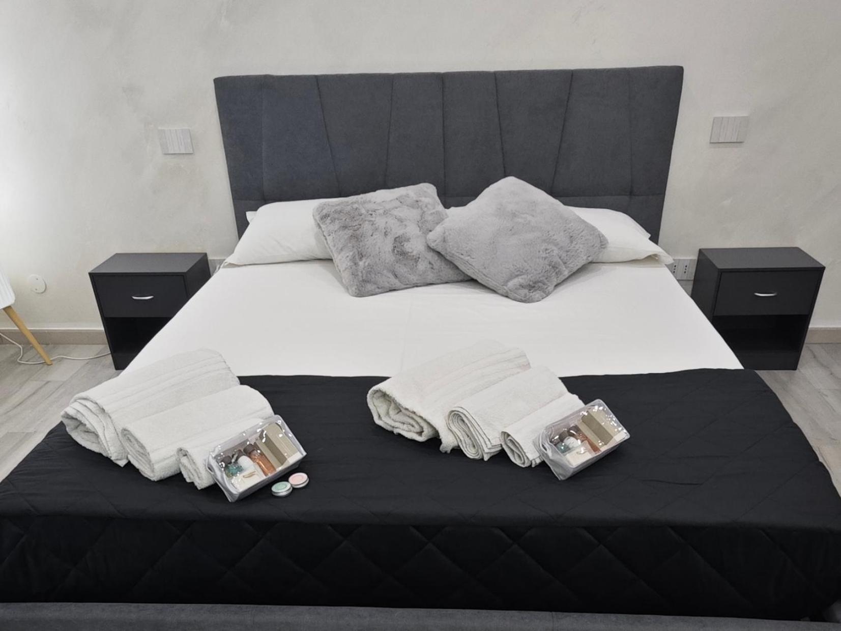 Wonder House Apartment Mirabella Imbaccari ภายนอก รูปภาพ